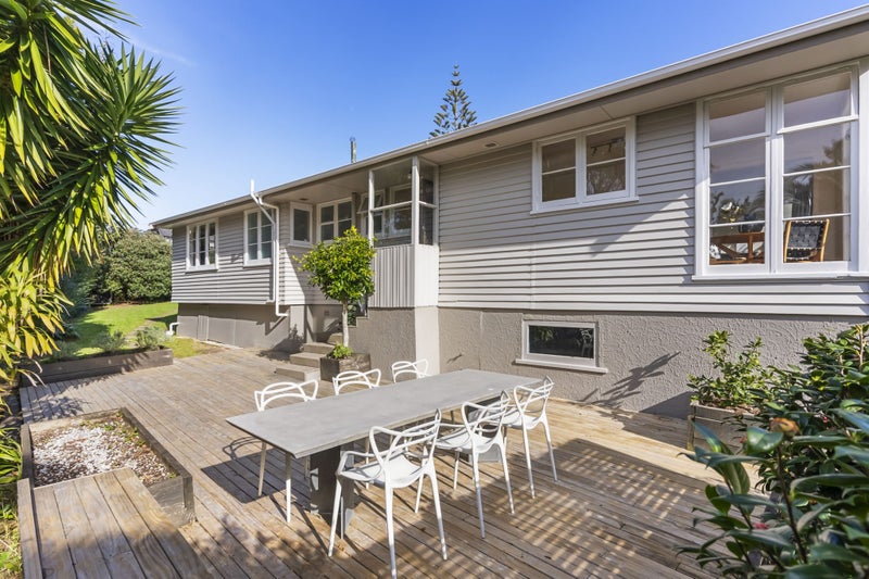 15 Westall Road, New Lynn, Auckland - Carousel 2