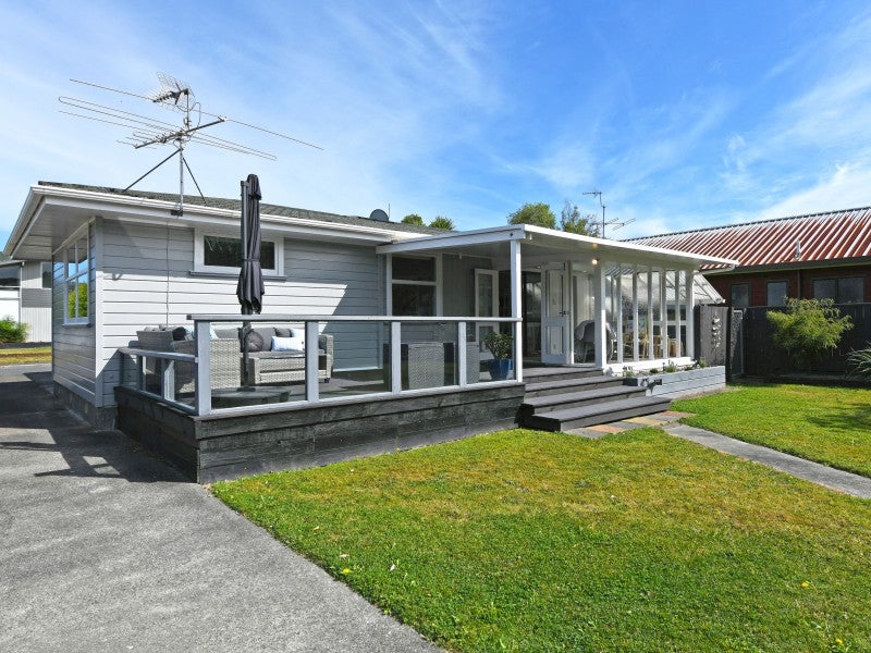 10 Shanly Street, Brown Owl, Upper Hutt - Carousel 1