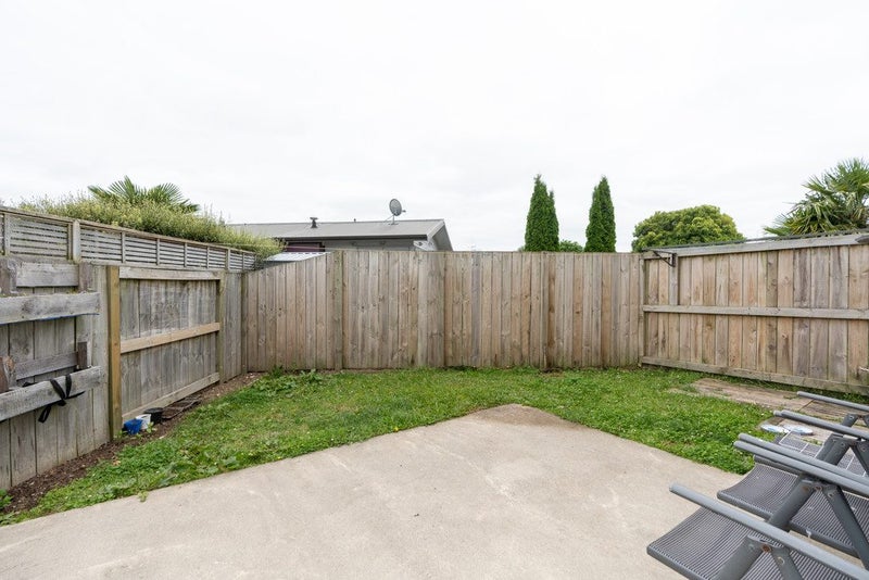 1/1 Epping Place, Dinsdale, Hamilton - Carousel 23