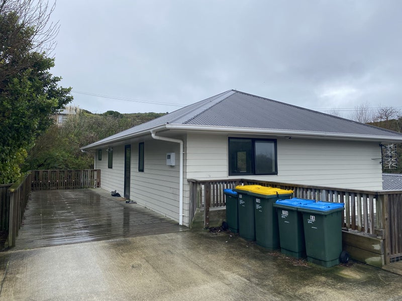 10 Puaha Street, Takapuwahia, Porirua - Carousel 1