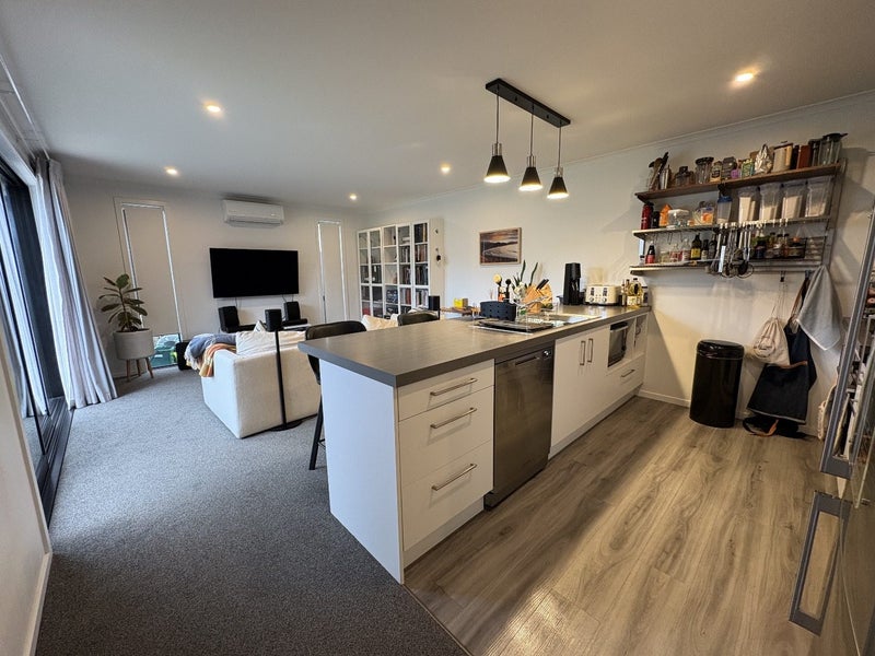 1/10 Bostonkip Crescent, Fitzroy, Hamilton - Carousel 2