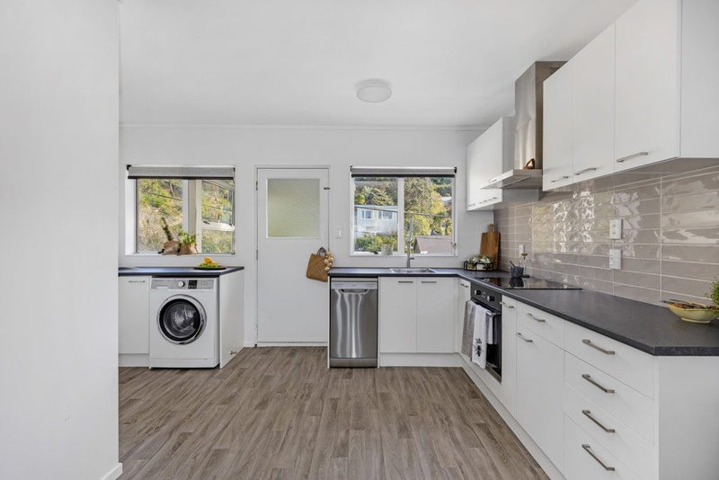4/201 Derwent Street, Island Bay, Wellington - Carousel 2