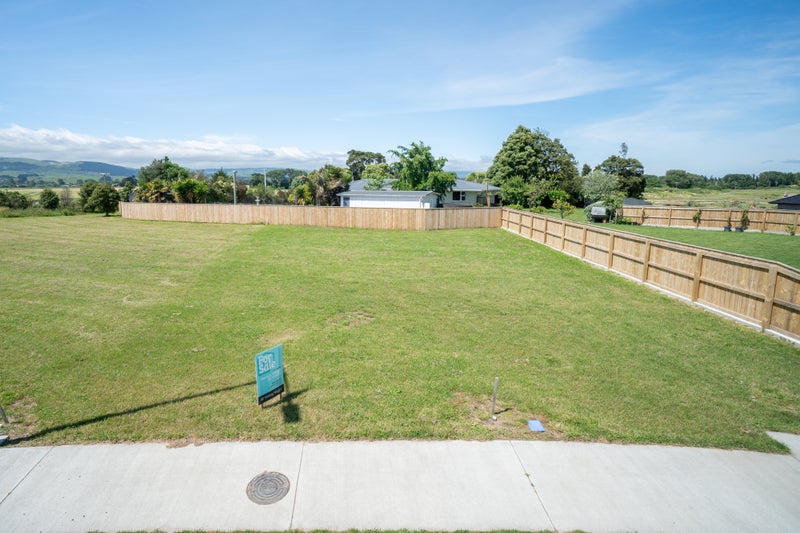 10 Magnolia Lane, Kelvin Grove, Palmerston North - Carousel 8