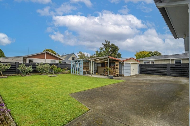 20 Motuoapa Place, Kelvin Grove, Palmerston North - Carousel 21