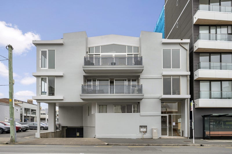 12/6 Elizabeth Street, Mount Victoria, Wellington - Carousel 1