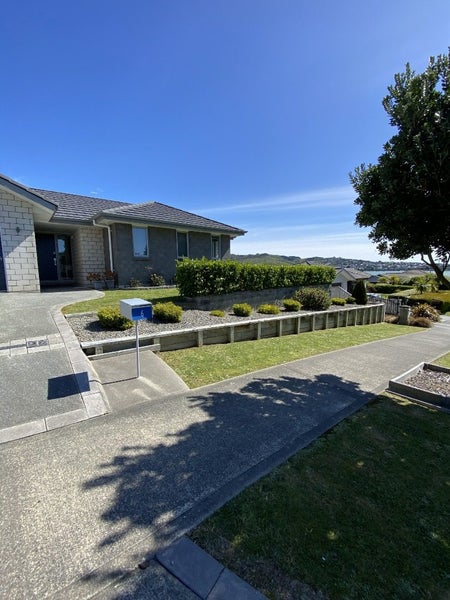 6 Ken Douglas Drive, Aotea, Porirua - Carousel 2