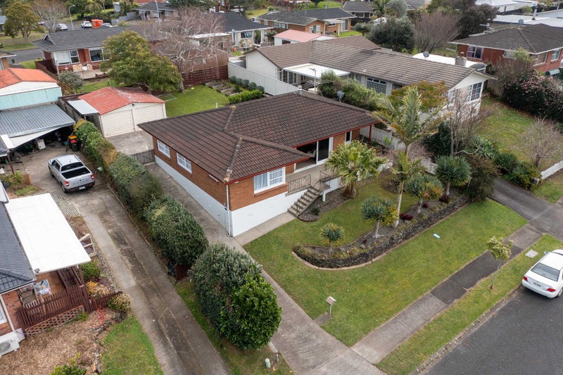 15 Harford Place, Pakuranga Heights, Auckland - Carousel 21