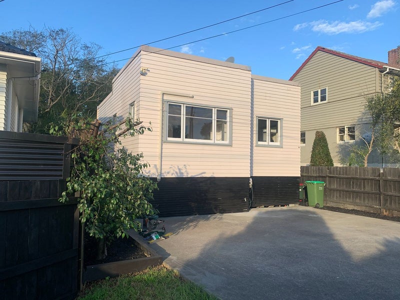 1/112 Lake Road, Belmont, Auckland - Carousel 1