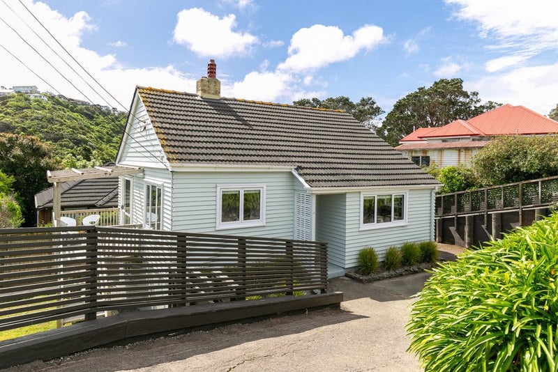 37 Mandalay Terrace, Khandallah, Wellington - Carousel 1
