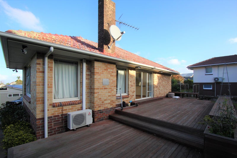 4A Rongo Road, Royal Oak, Auckland - Carousel 2