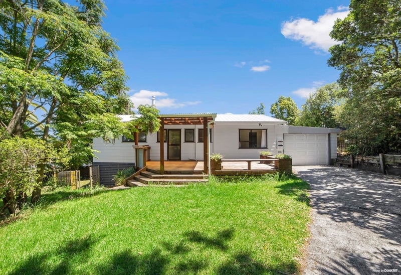 8 Cyril Crescent, West Harbour, Auckland - Carousel 1