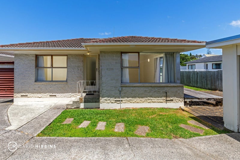 2/16 Mannering Place, Hillcrest, Auckland - Carousel 1