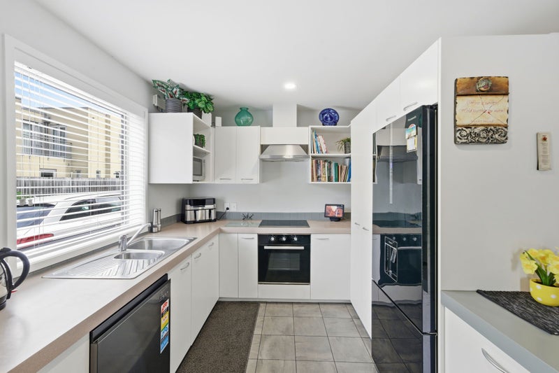 19 Whiteleigh Avenue, Addington, Christchurch - Carousel 1