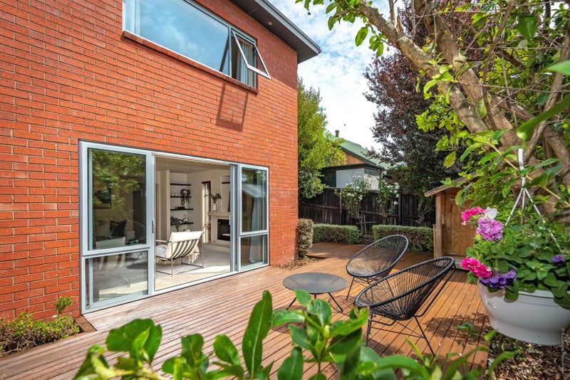 4 Pembridge Lane, Westmorland, Christchurch - Carousel 2