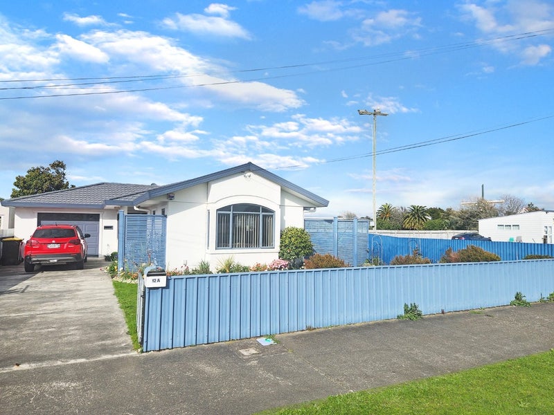 12A Whyte Street, Paraparaumu Beach, Paraparaumu - Carousel 1