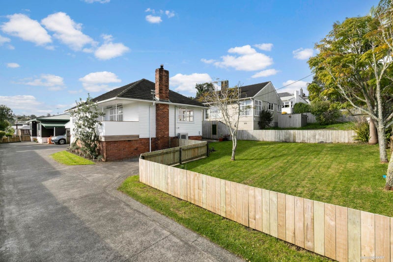 1/6 Winifred Avenue, Bayview, Auckland - Carousel 1