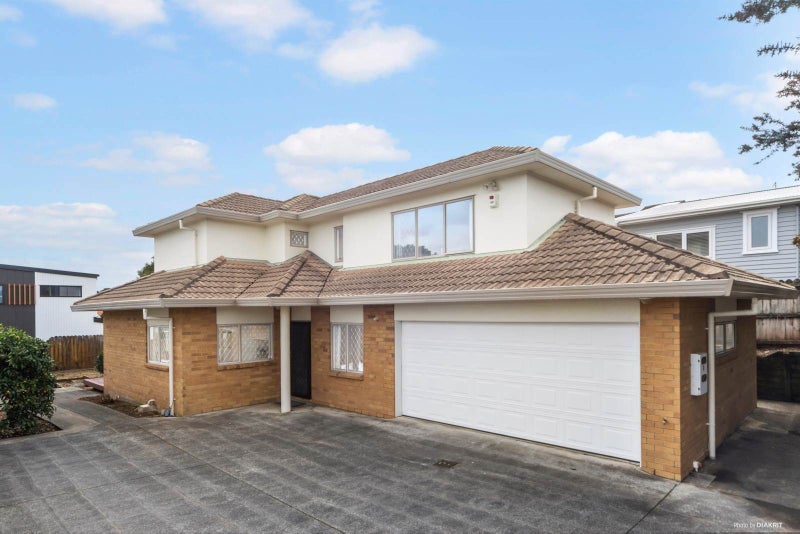 47A Hayr Road, Three Kings, Auckland - Carousel 1