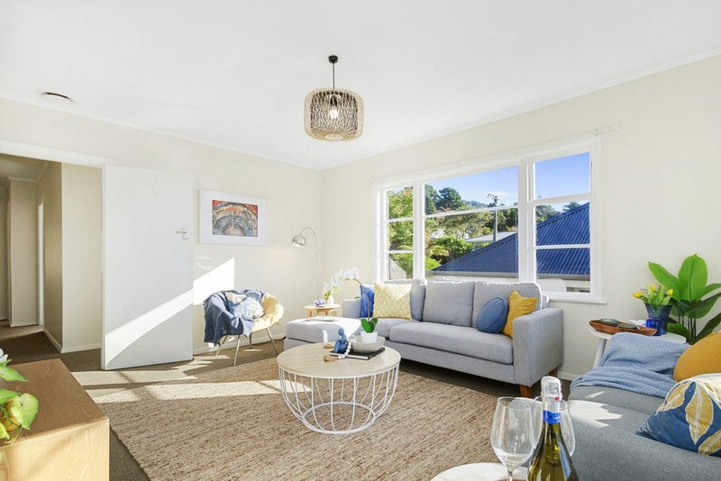 27 Fraser Street, Wainuiomata, Lower Hutt - Carousel 1