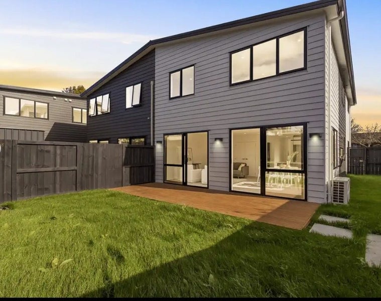 1/9 Woodland Drive, Flagstaff, Hamilton - Carousel 2