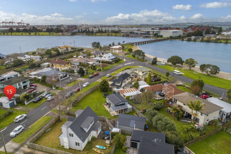 15 Ngatai Road, Otumoetai, Tauranga - Carousel 22