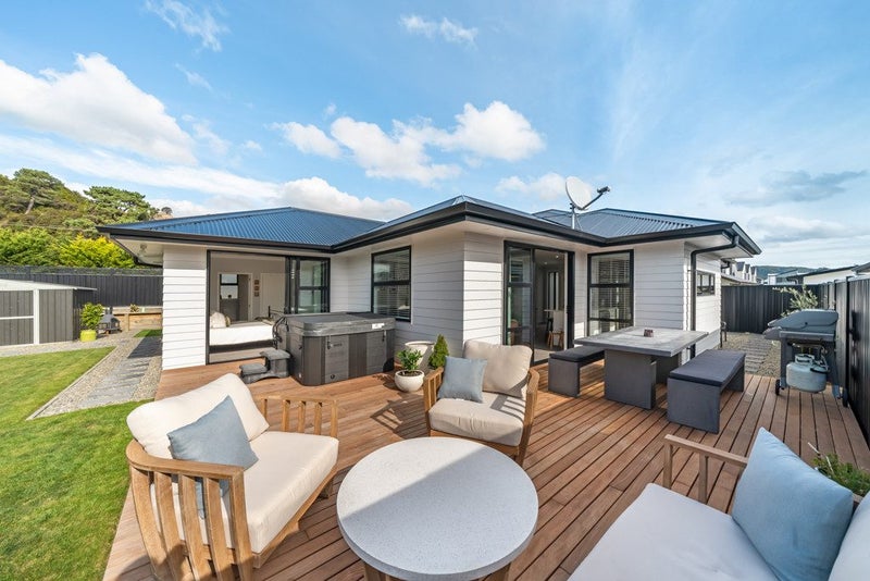 117 Mawai Hakona Drive, Wallaceville, Upper Hutt - Carousel 1