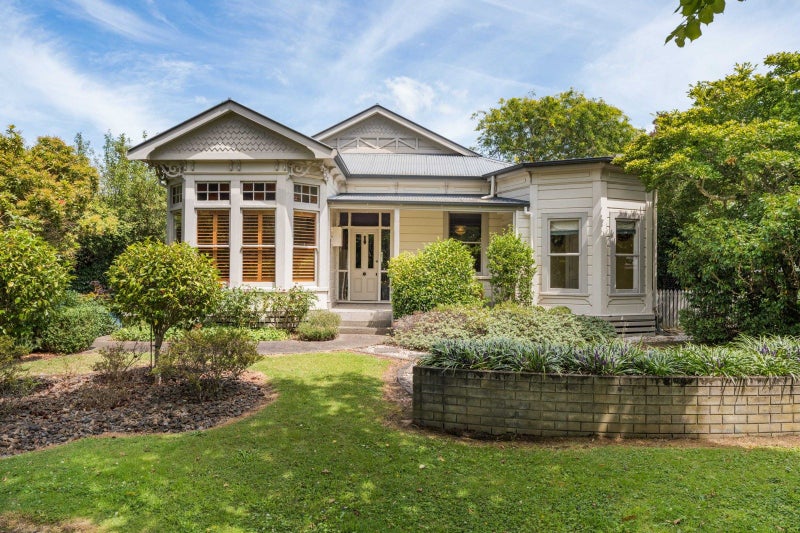 190 Victoria Avenue, Hokowhitu, Palmerston North - Carousel 1