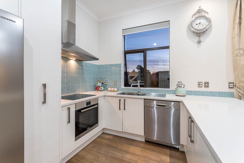 1 Northbrook Close, Greenhithe, Auckland - Carousel 2
