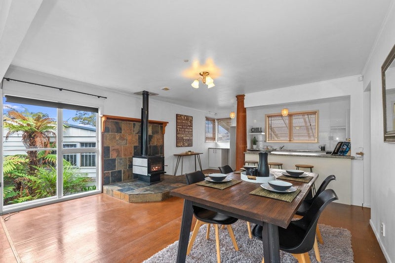 42 Normandy Place, Henderson, Auckland - Carousel 1