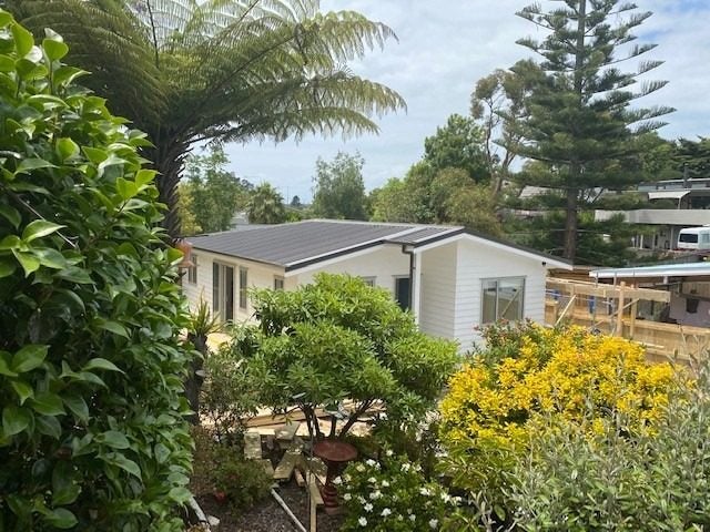 61 Stapleford Crescent, Browns Bay, Auckland - Carousel 9