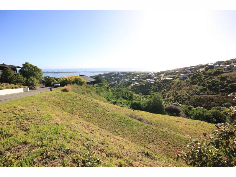 5 Law Lane, Mount Pleasant, Christchurch - Carousel 2