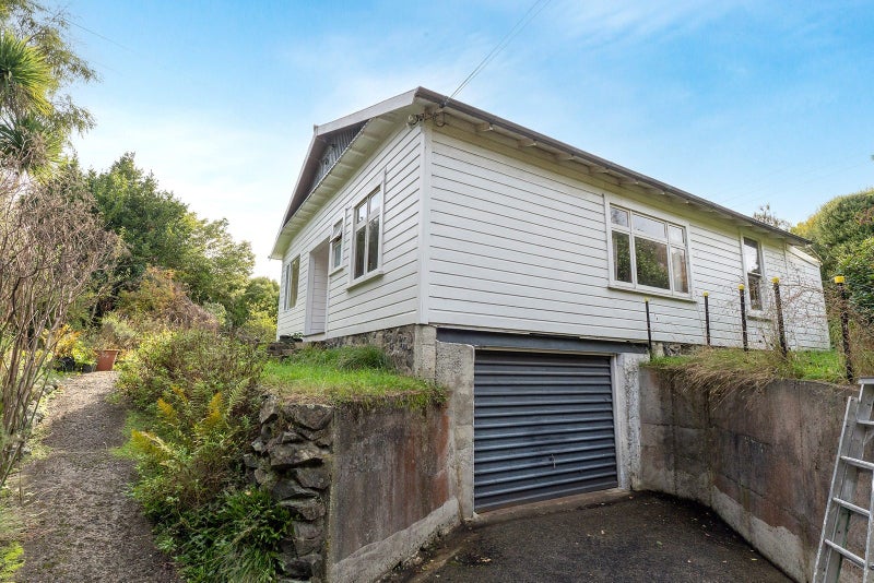 35 Greenacres Street, Macandrew Bay, Dunedin - Carousel 1