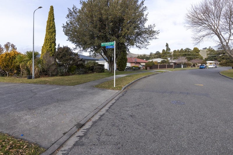 16 Westhaven Place, Redwoodtown, Blenheim - Carousel 41