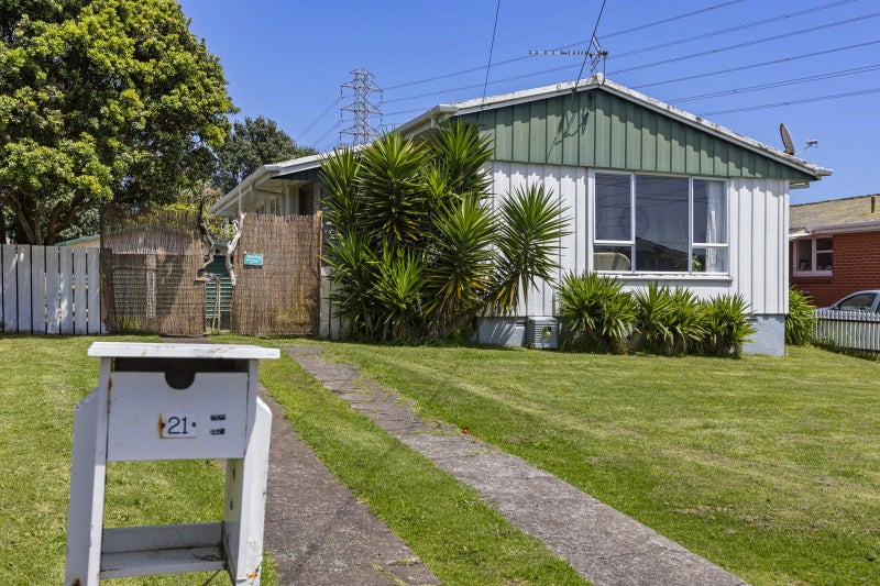 21 Marama Crescent, Spotswood, New Plymouth - Carousel 2