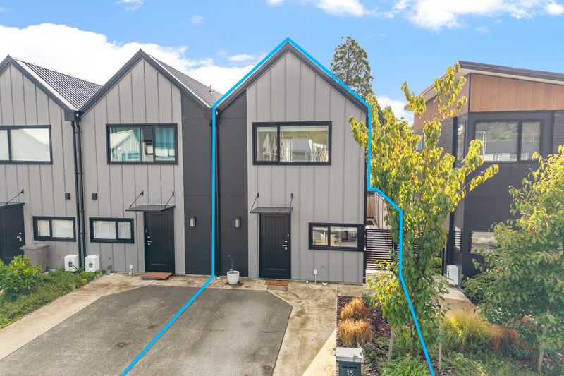 15 Raeble Walkington Lane, Wallaceville, Upper Hutt, Wellington - Carousel 1