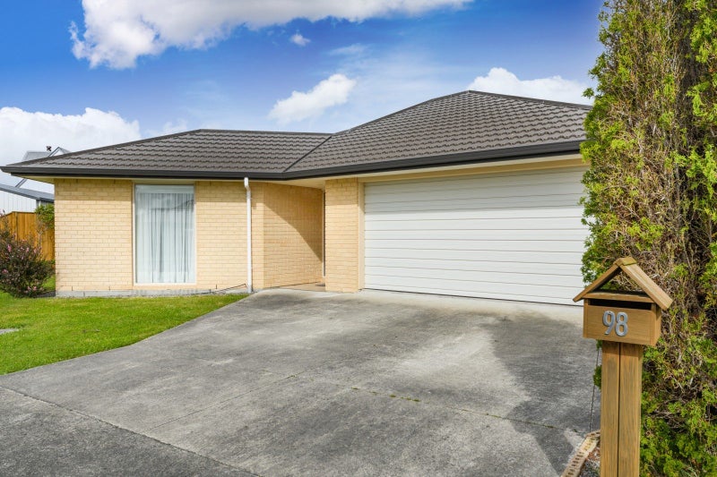 98 Rosalie Terrace, Kelvin Grove, Palmerston North - Carousel 2