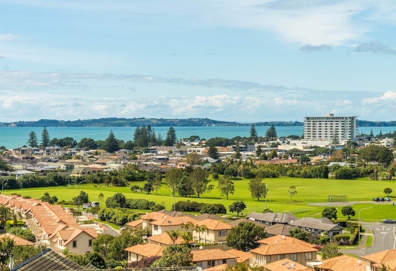 55 West Hoe Heights, Orewa, Orewa - Carousel 26