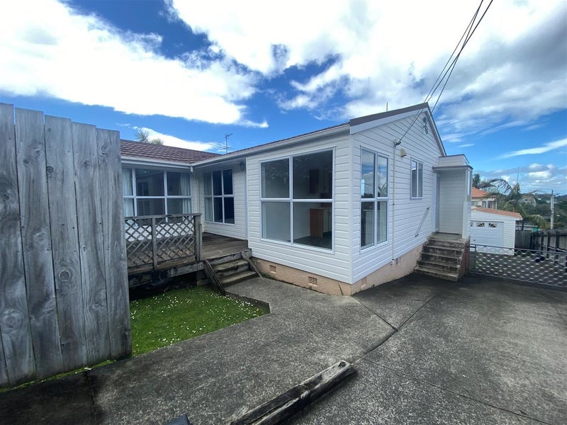 106 Golf Road, New Lynn, Auckland - Carousel 1