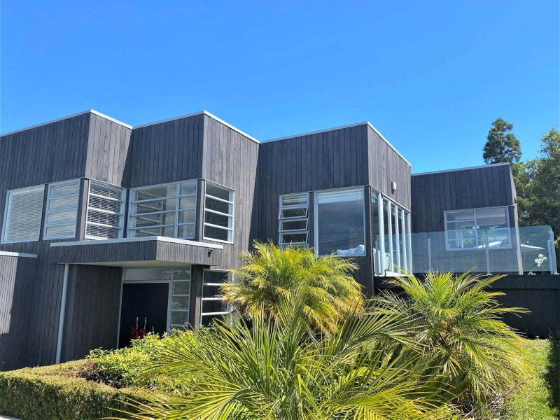 15 Jellicoe Road, Murrays Bay, Auckland - Carousel 2