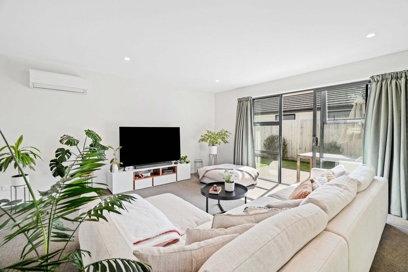 22 Packard Crescent, Halswell, Christchurch - Carousel 1