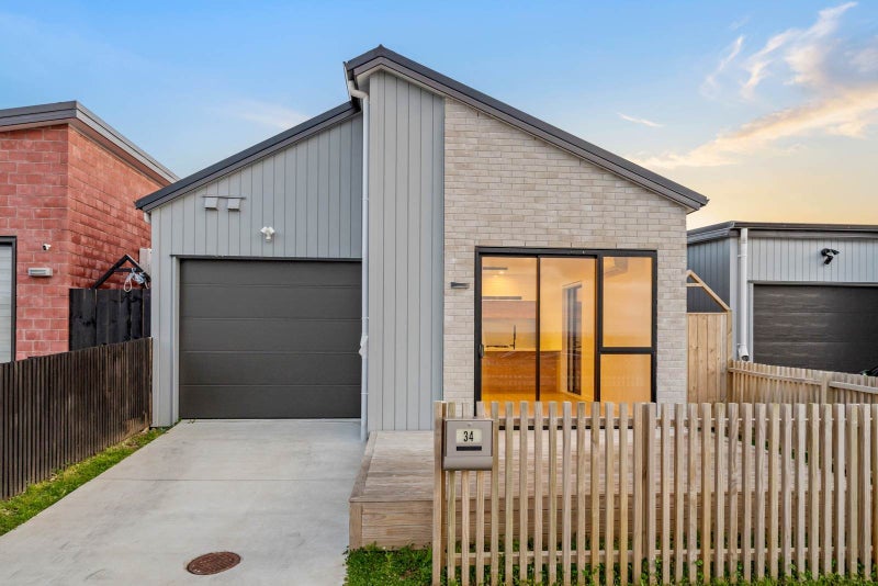 34 Neretva Avenue, Massey, Auckland - Carousel 1
