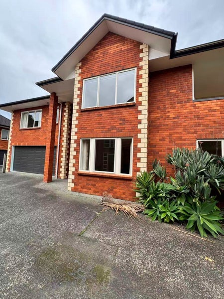 8C Garland Road, Greenlane, Auckland - Carousel 1