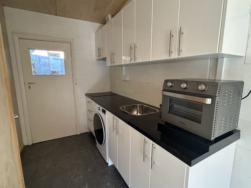 4/3 Angle Street, Picton - Carousel 2