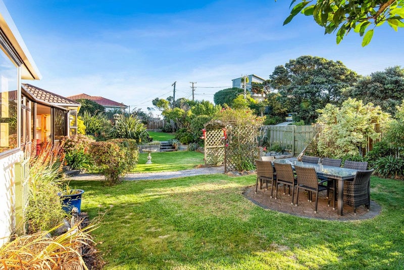 2 Te Miti Street, Paekakariki - Carousel 25