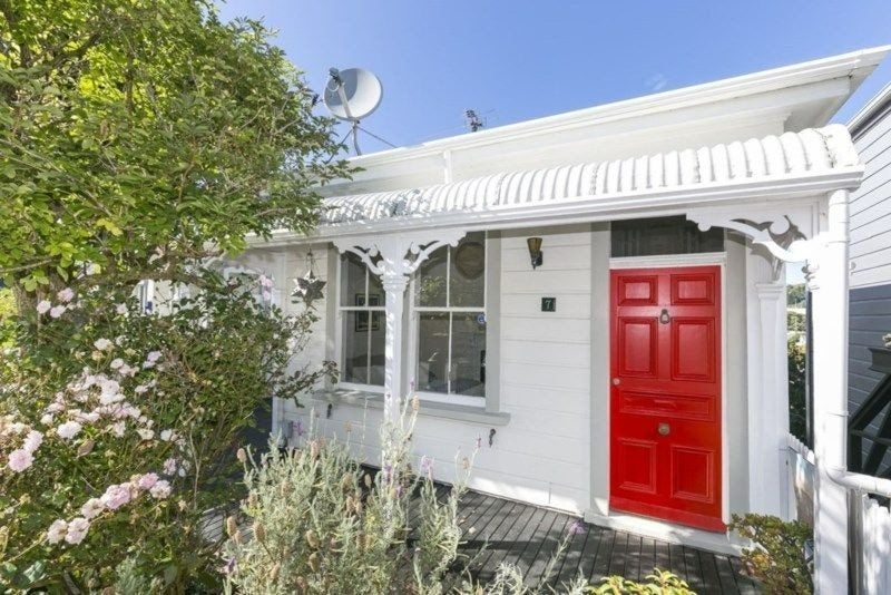 7 Yale Road, Mount Cook, Wellington - Carousel 1