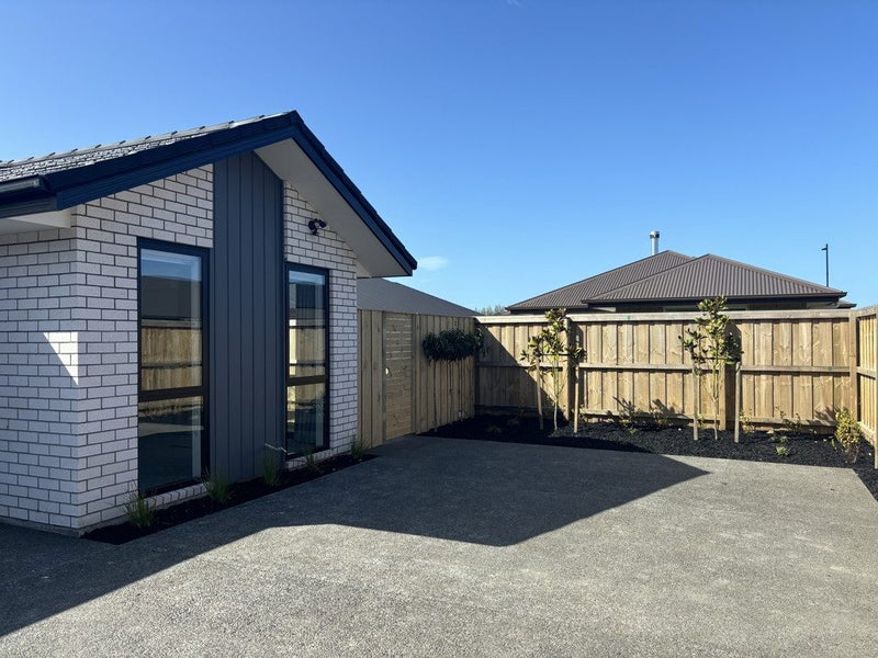 6 Harvest Lane, Belfast, Christchurch - Carousel 1