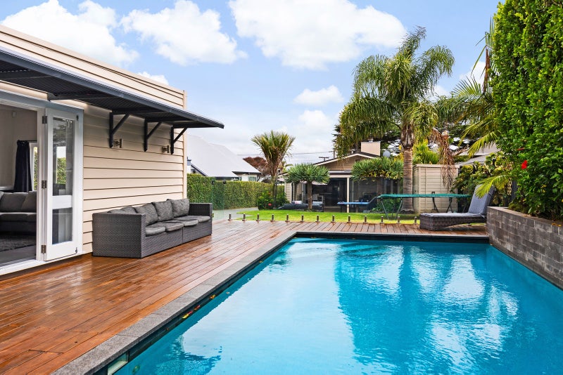 48 Walker Road, Point Chevalier, Auckland - Carousel 1