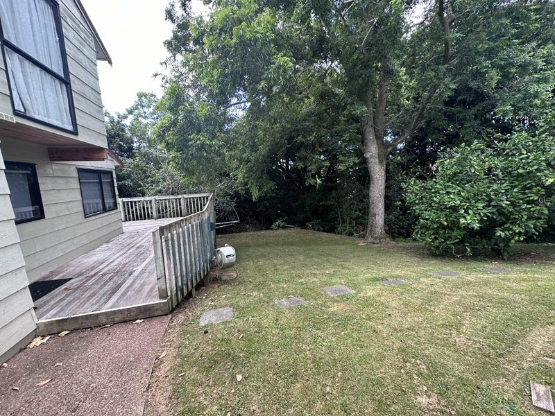 48 Banyan Drive, Totara Heights, Auckland - Carousel 1