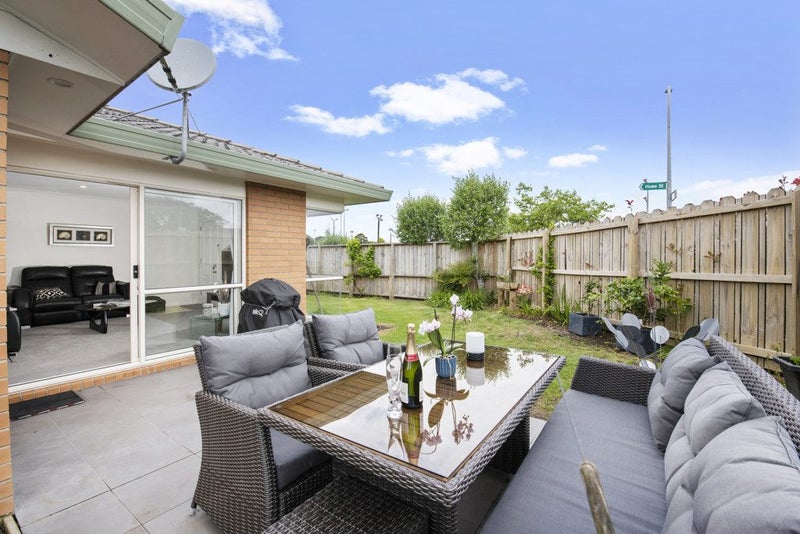 3/84 Wellington Street, Howick, Auckland - Carousel 2