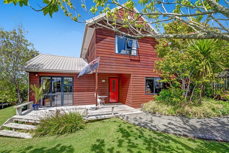 1/8 Rifleman Rise, Unsworth Heights, Auckland - Carousel 1