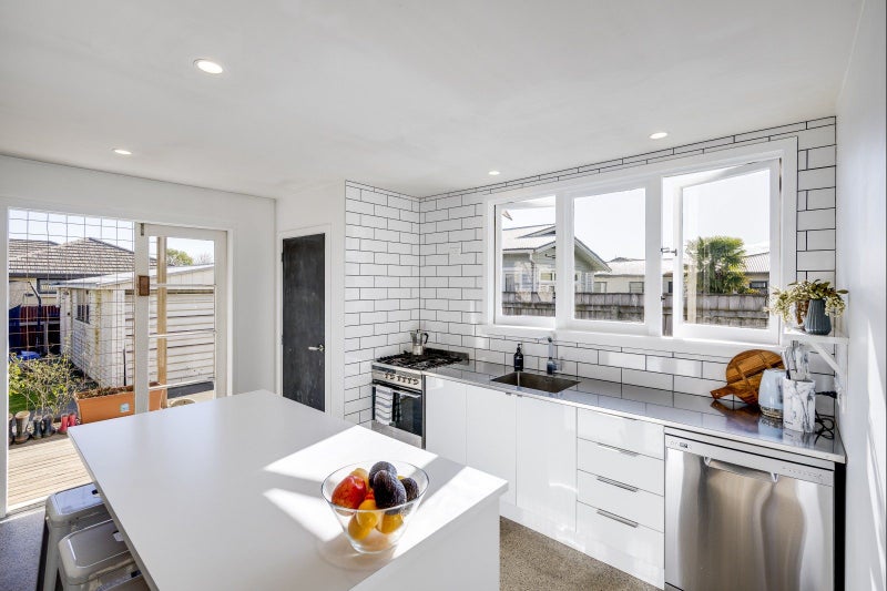 1013 Heretaunga Street West, Saint Leonards, Hastings - Carousel 2